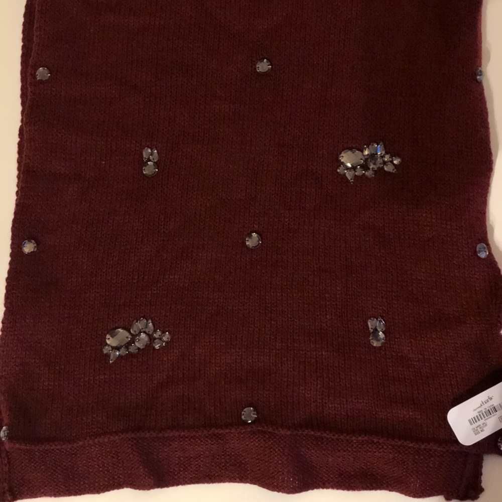 NWT scarf with a touch of bling.